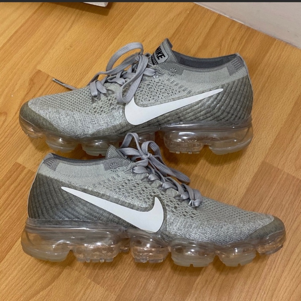 SOLD**Woman’s Nike Vapormax Size 9